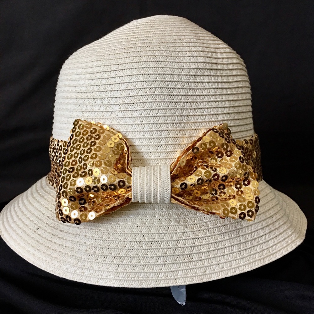 Something Special Cloche - Picture 3 of 6